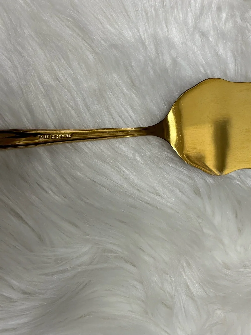 Gold Stainless Steel Cake Pie Server with Floral Floral Handle Glossy Finish